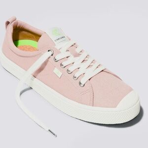 Cariuma Women's Pink Canvas Sneakers w/extra set of inserts Size 8